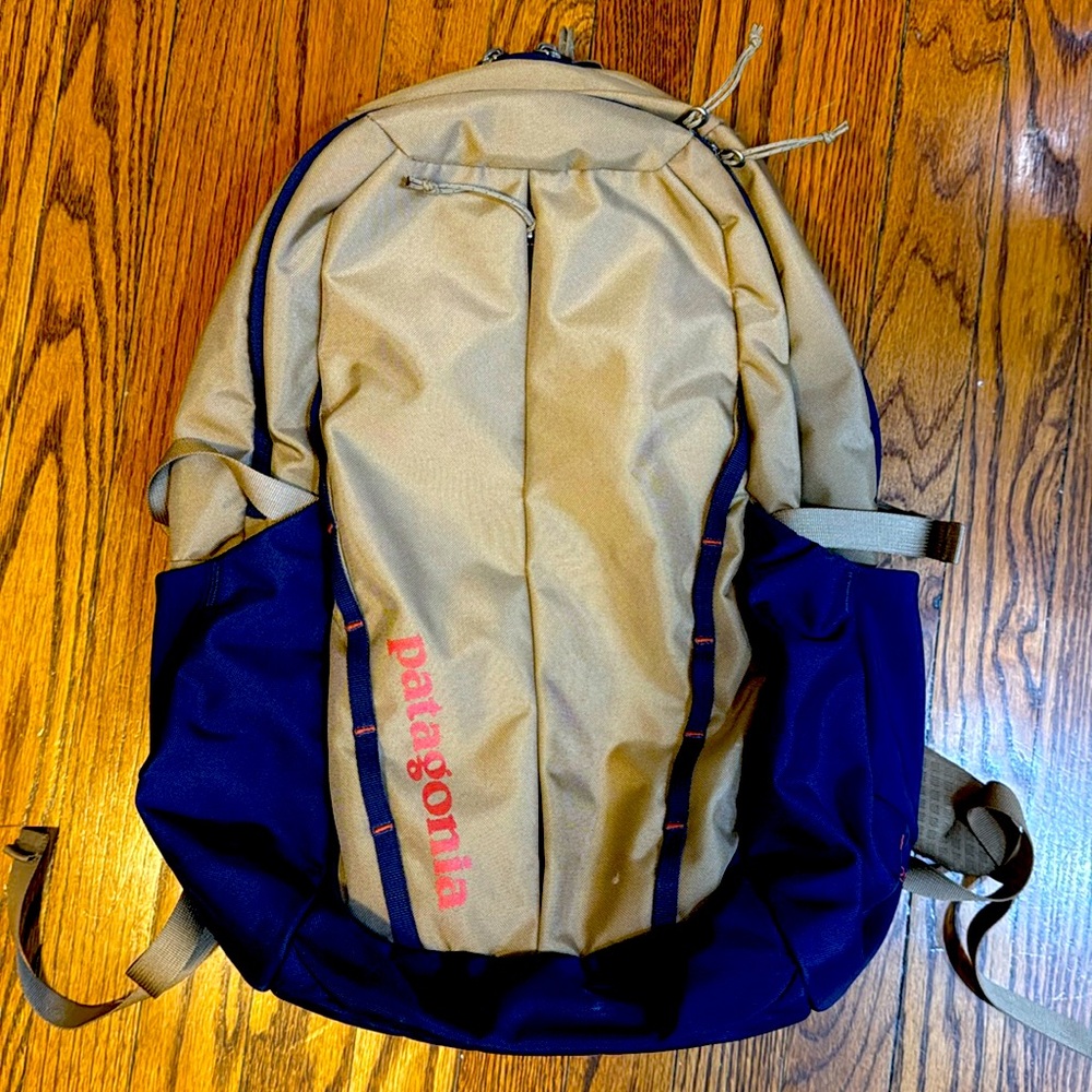 patagonia refugio backpack 26l brown and navy used